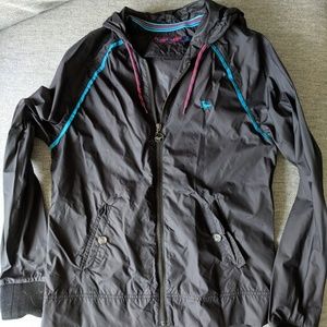 Modern Amusement black windbreaker - size small